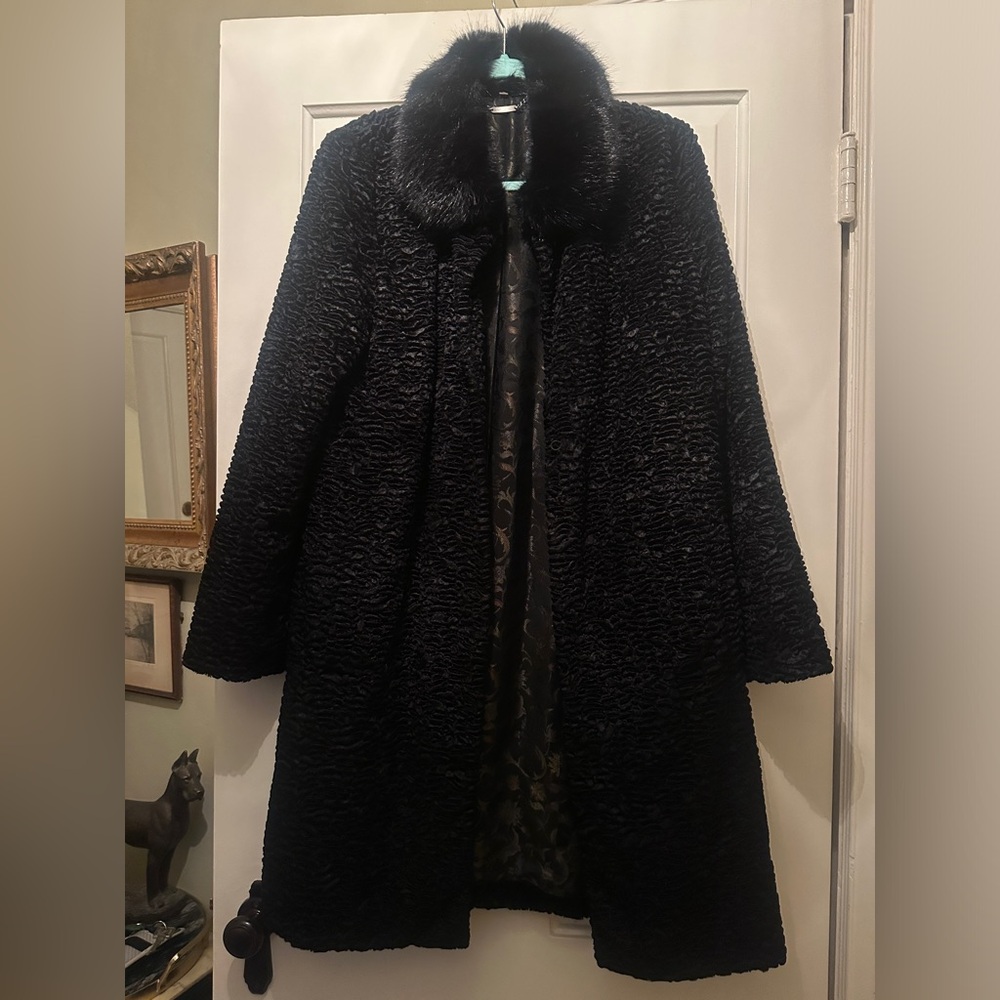 Jigsaw faux fur black coat with decorative lining